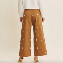 Phoebe Pant