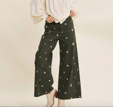 Phoebe Pant