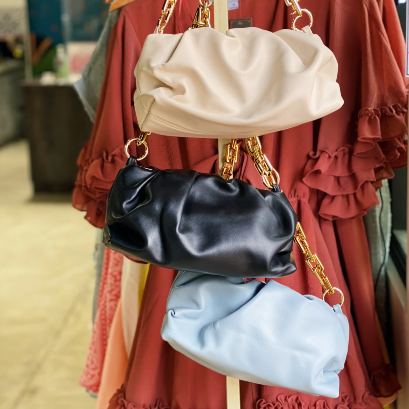 Manhattan Girl Chain Link Clutch – deerbird